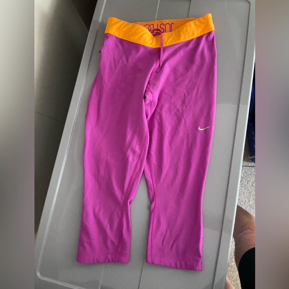 Nike Dri-FIT purple/pink tint  crop Athletic pantsl